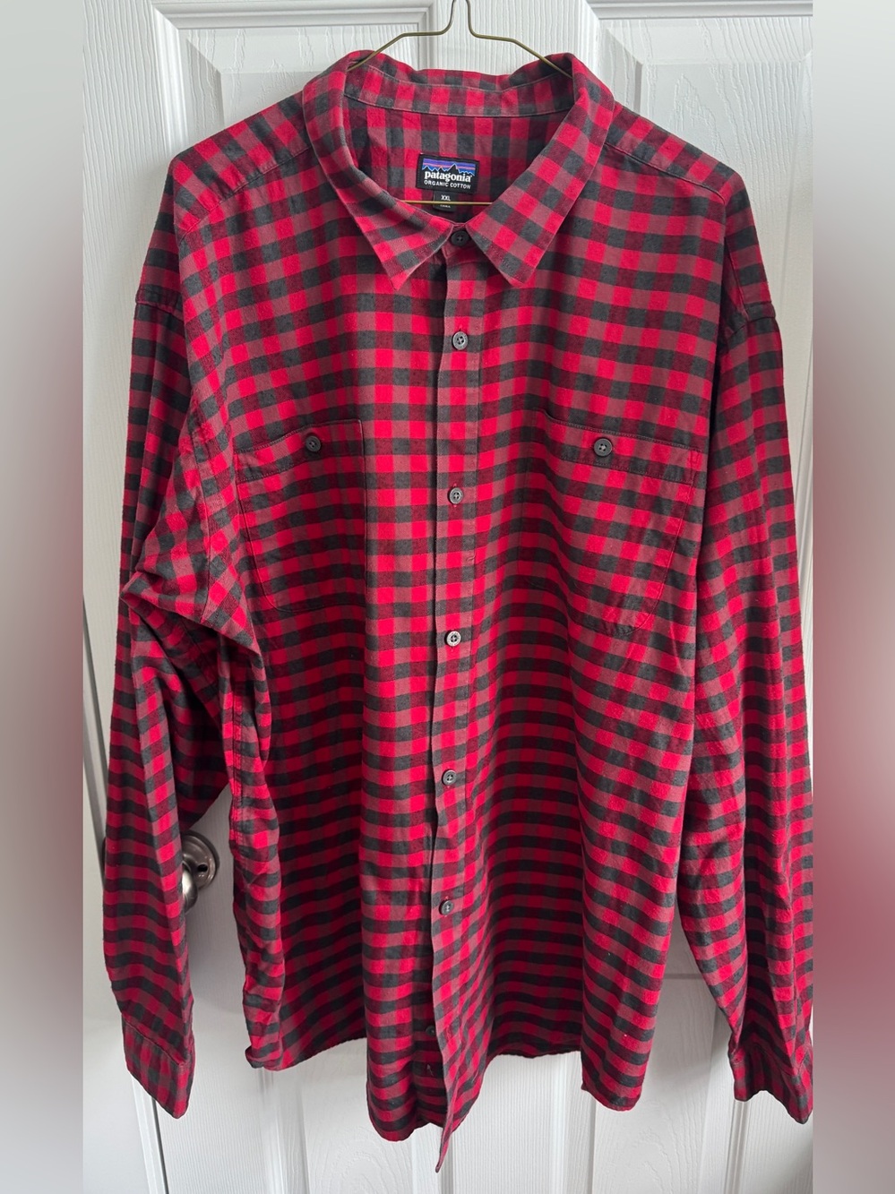 Patagonia - Men’s XXL - Organic Cotton - Red & Black Plaid Button-Up Shirt